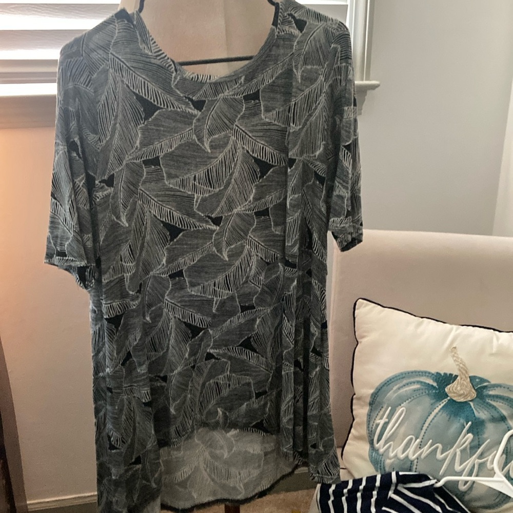 Long blouse black and white sz1x
